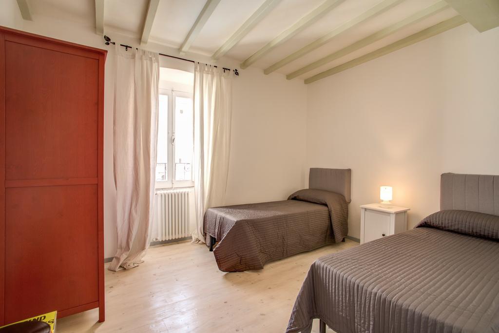 Three Bedroom Apartment Campo Dei Fiori Rome Bilik gambar